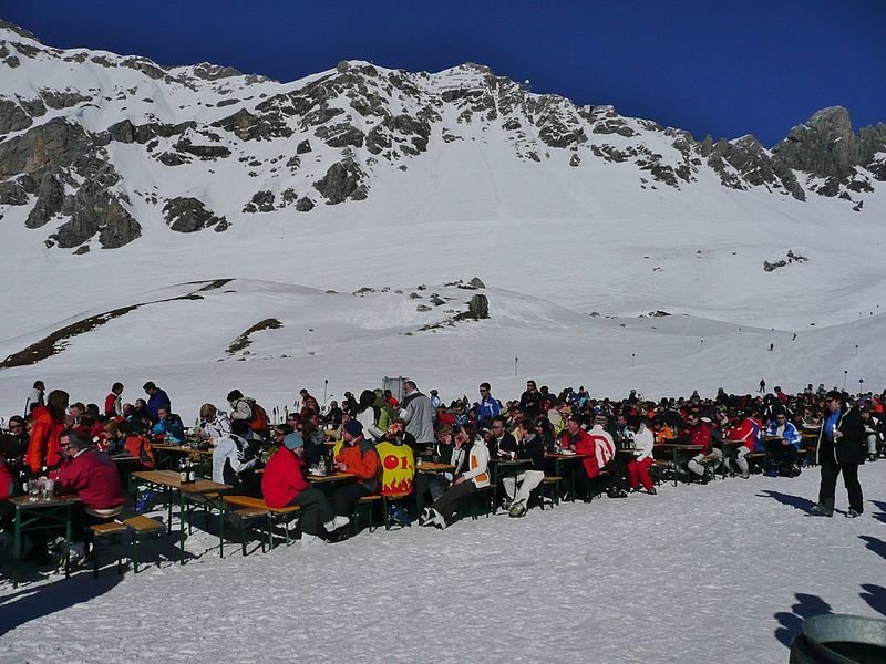 Ulmer-Hutte-in-Sankt-Anton-am-Arlberg---panoramio.jpg