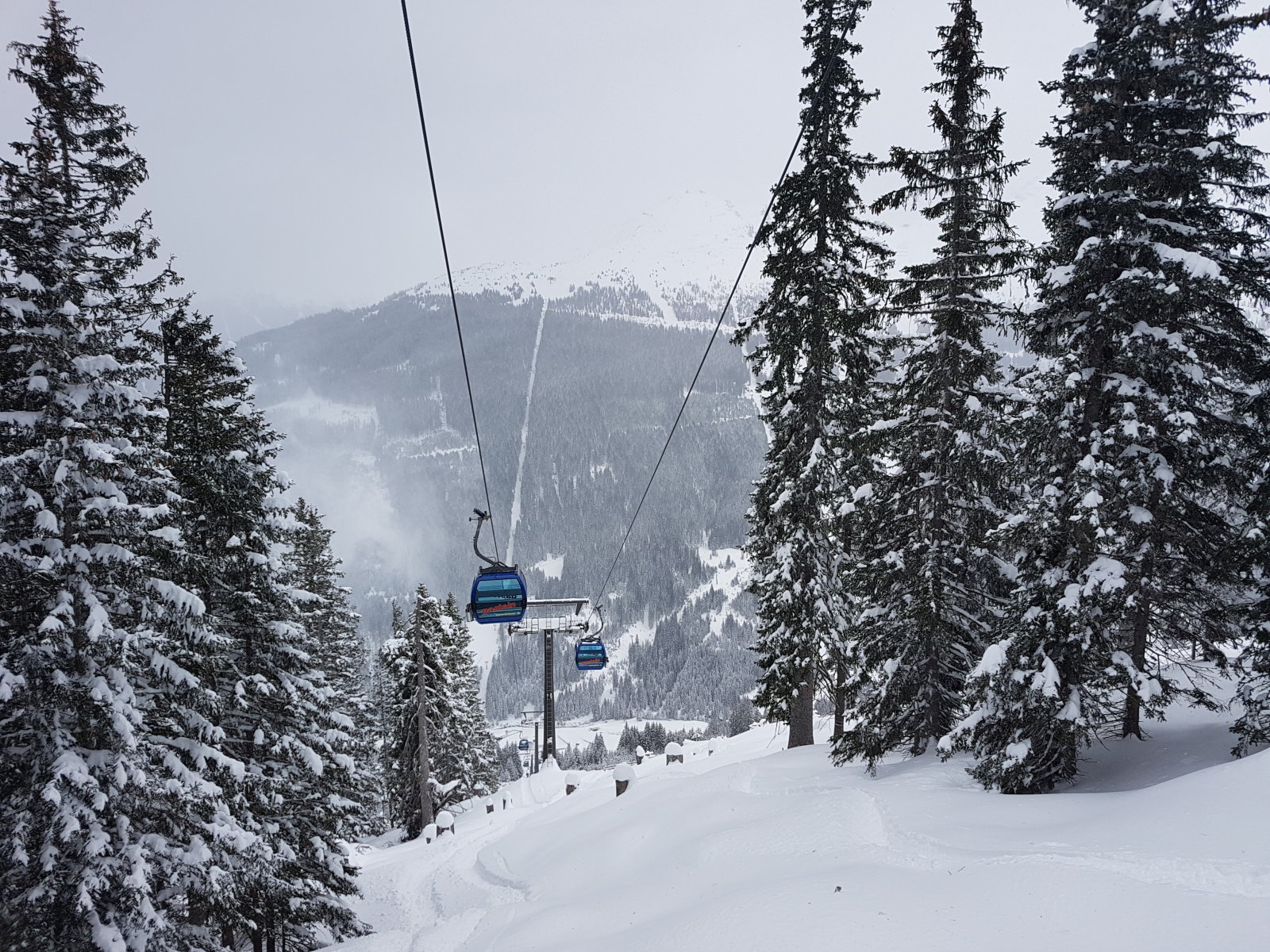 Mélyhó a lift alatt (a szél is besegített)