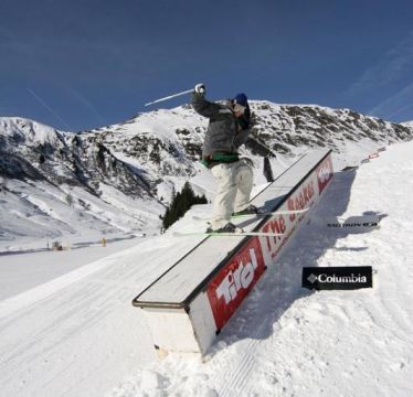 Slide Mayrhofenben - Austrian Freeski Open