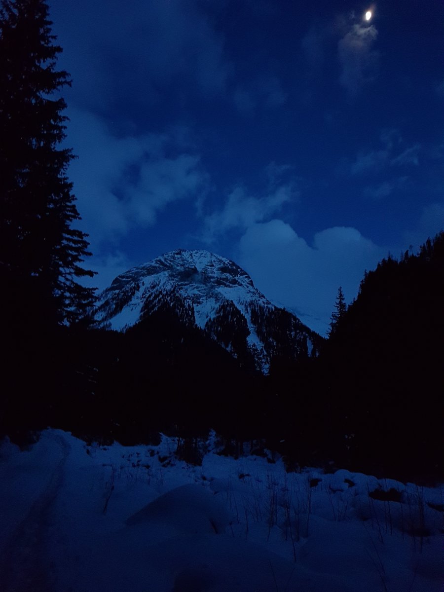 2021.01.21. Kötschachtal. Egyik este elmentem a völgy végéig a főn idején.