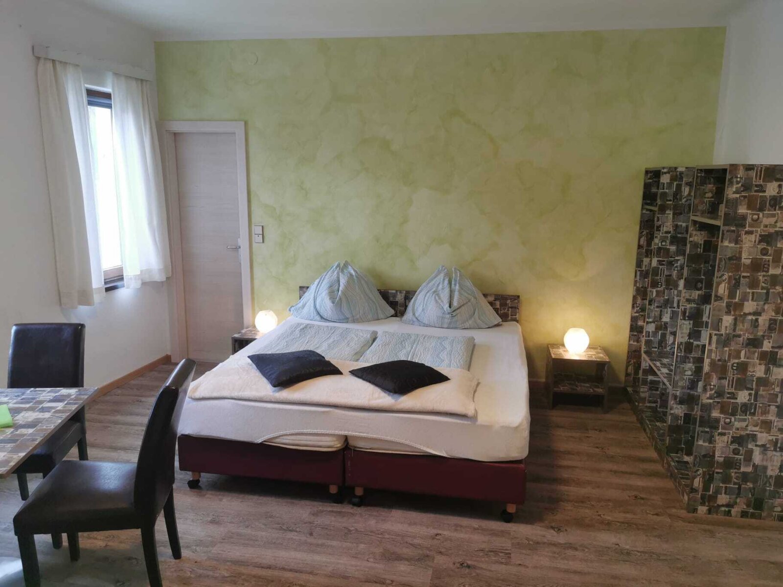 4-Bett-Zimmer-1.jpg