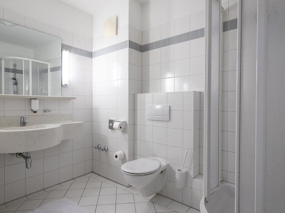 csm-Hotel-DZ-4-Bad-Hotel-Lercher-bc4d921fbc.jpg