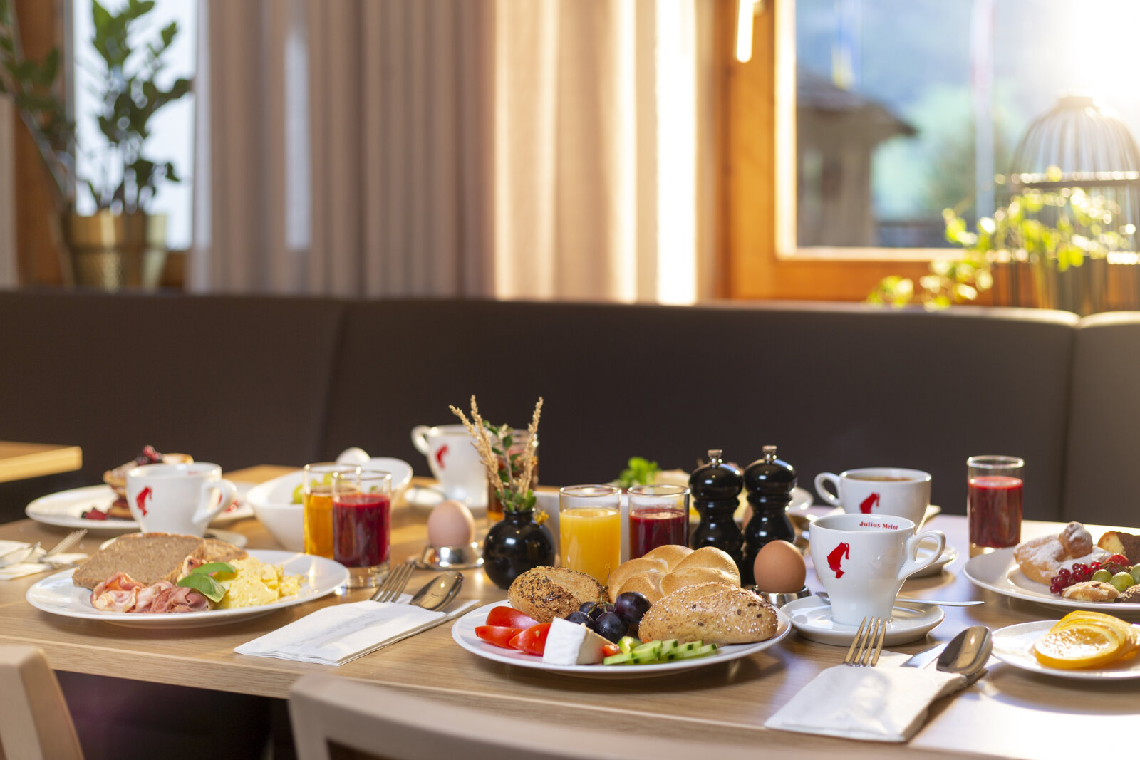 Good-Morning-Sunshine-Hotel-Goldried-klein.jpg