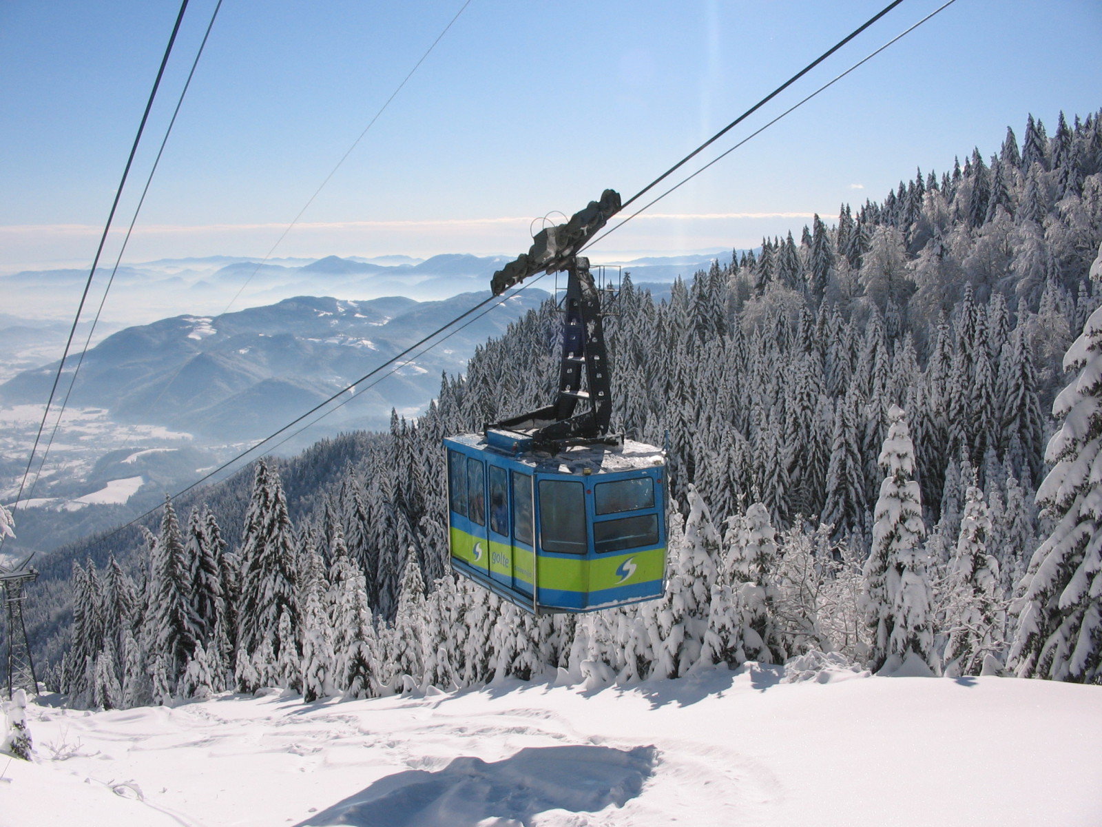 Ski-lift-cabin.JPG.jpg