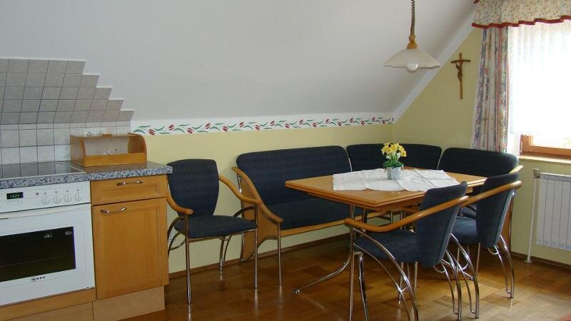 AUT00020100032119791-sized-800-0.jpg