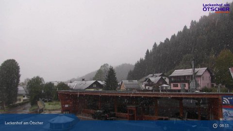 Lackenhofban a faluban is esik  - Fotó: webkamera
