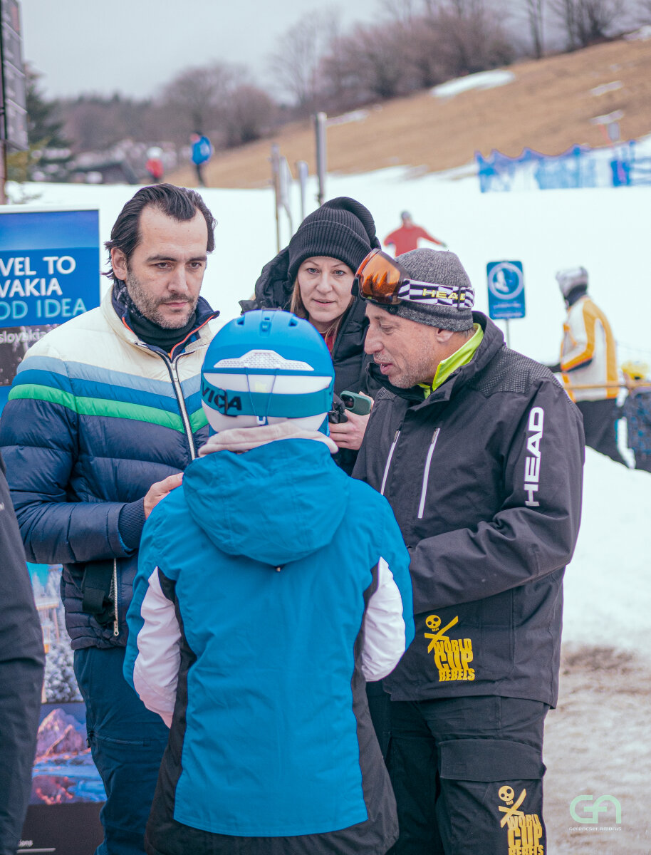 Dr. Gór-Nagy Miklós vízilabda világbajnok és sportdiplomata mint díjátadó