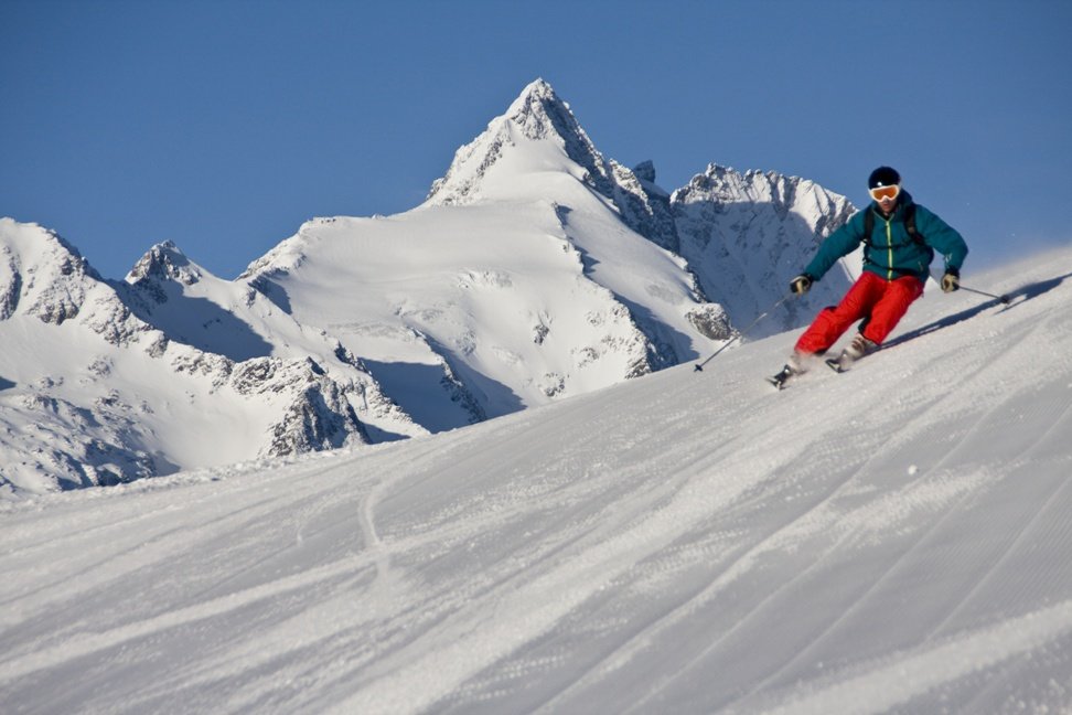 Skifahrer-mit-Grossglockner-Hintergrund.jpg