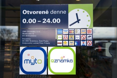 Napi 24 órában megvásárolható az autópálya matrica az eznamka.sk oldalon.