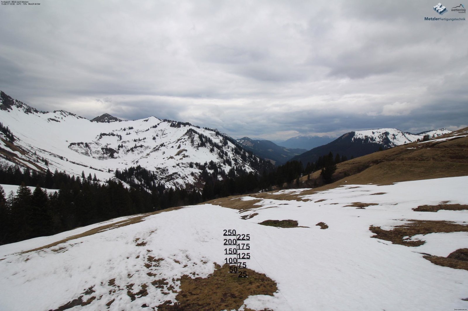 Furkajoch-hágó környéke (Vorarlberg) a havazás előtti webkamera képen (Forrás: Wetterring Vorarlberg)