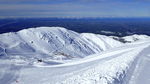 Mt Hutt : csodálatos a táj havazás urán
