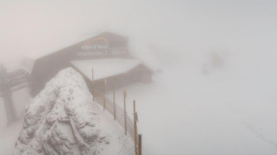 Alpe d'Huez, 3060 méteren lévő állomás hétfő délután