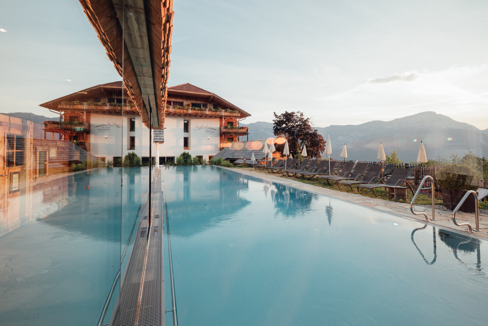 Naturwellness-Pool--Heldentheater.jpg