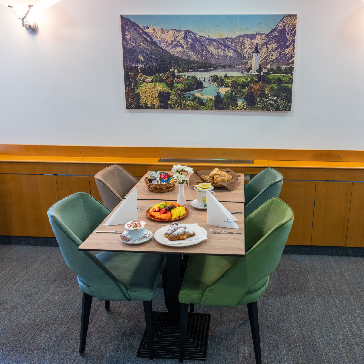 BREAKFAST-TABLE.jpg