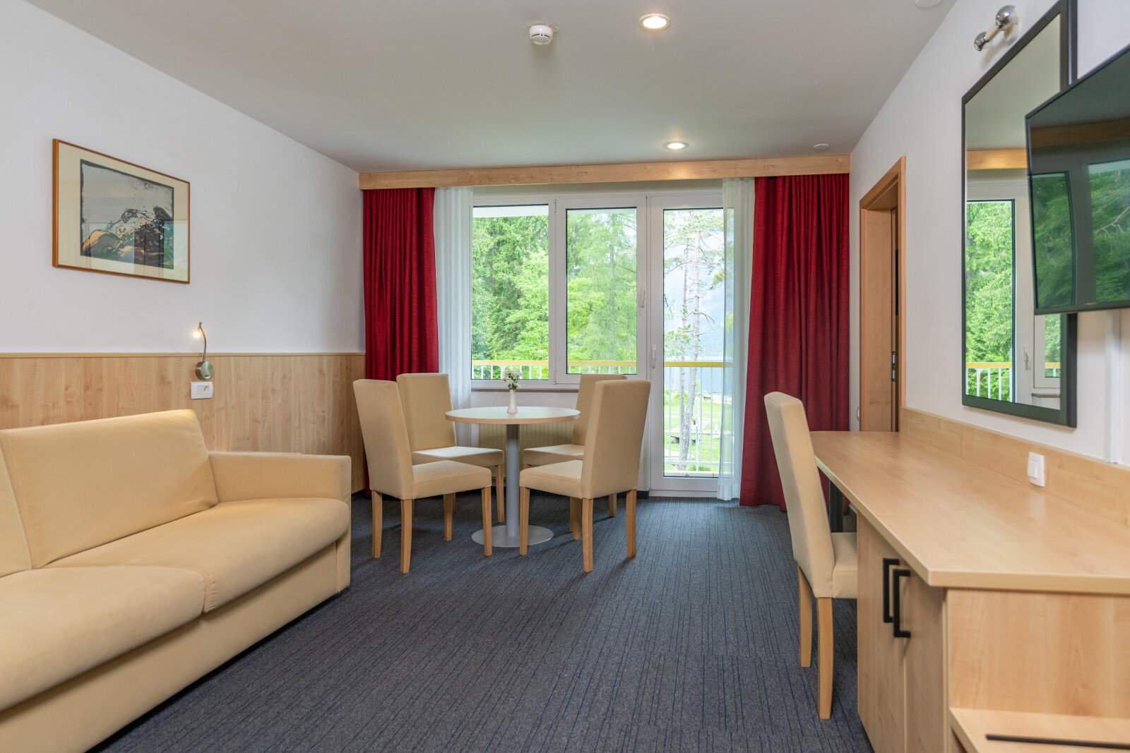 HOTEL-SUITE-22.jpg