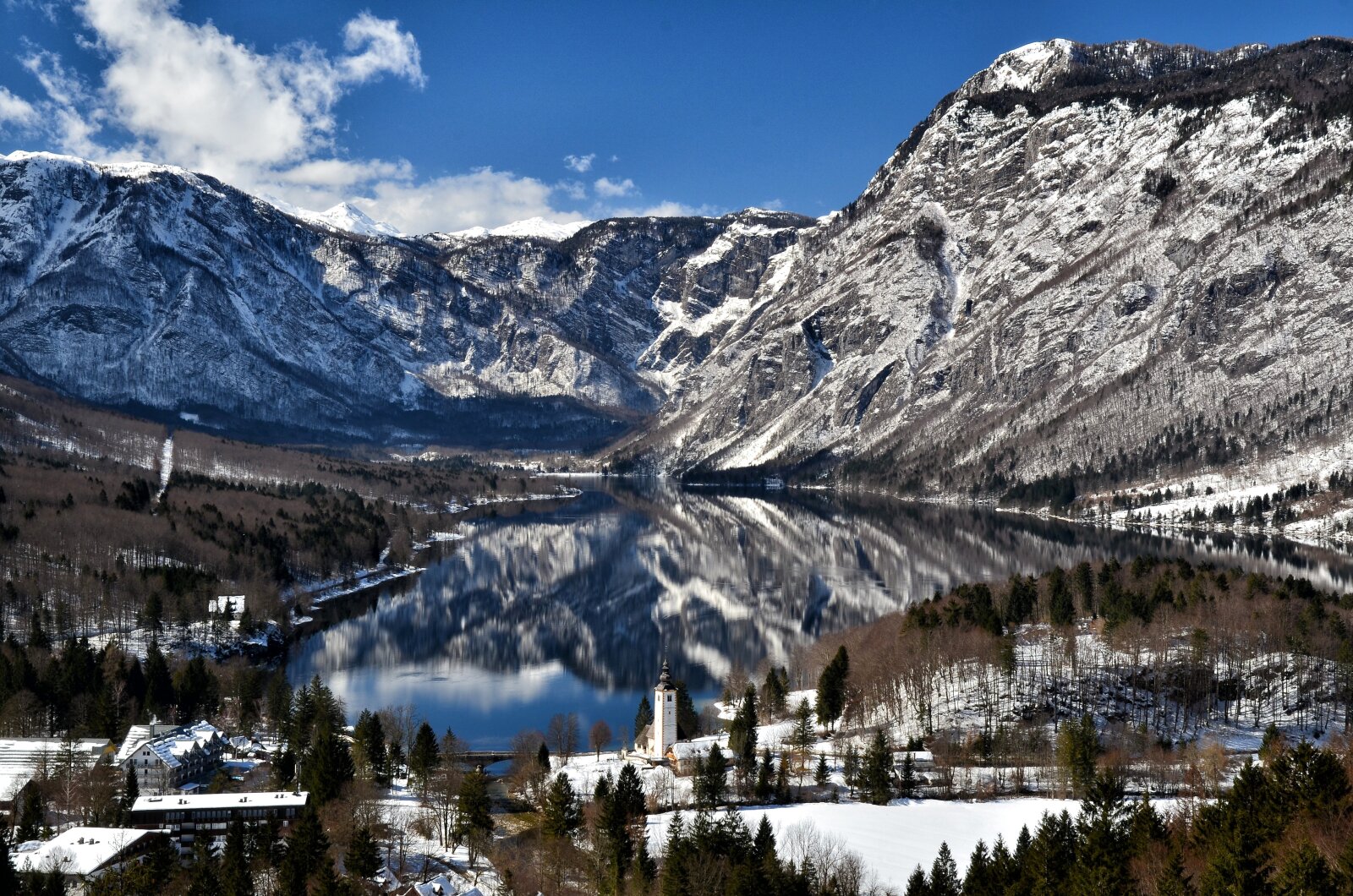 JEZERO-POZIMI---LAKE-IN-WINTER.JPG