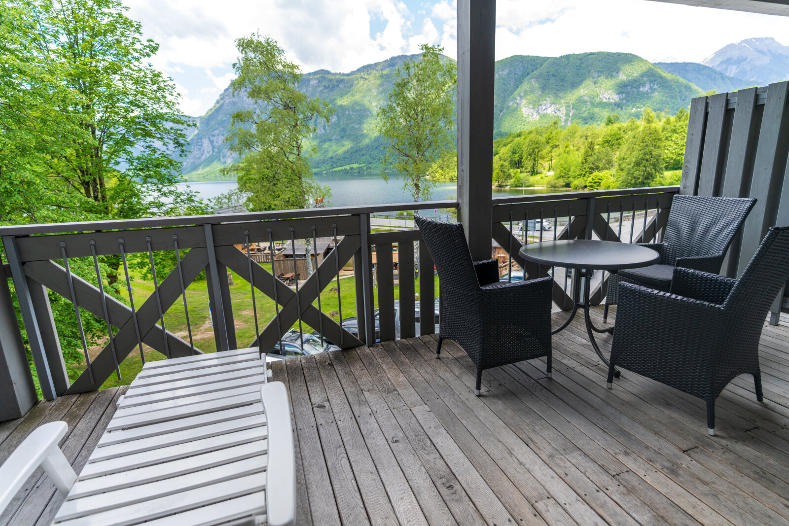ROOM-DE-LUXE-BALCONY.jpg