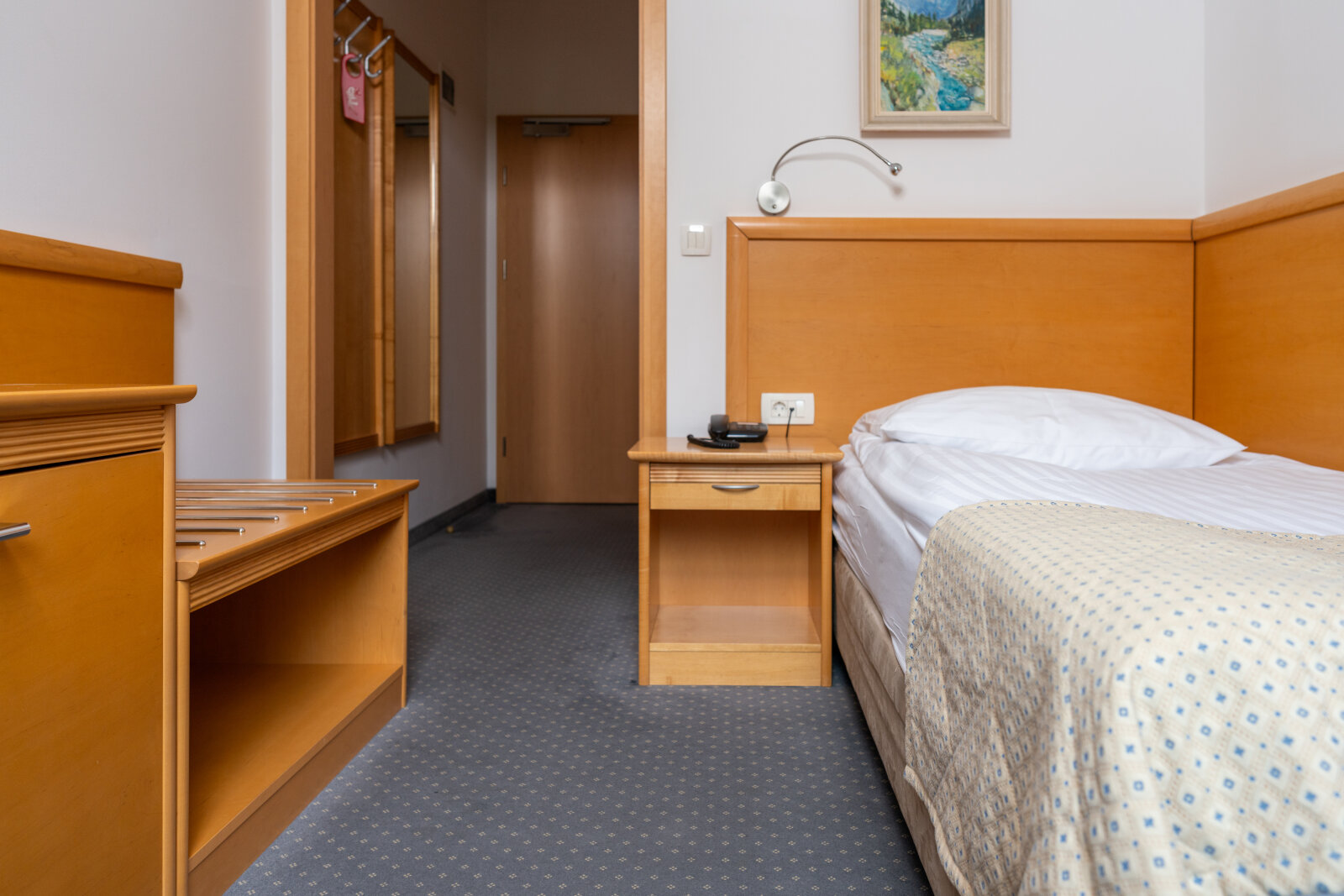 SINGLE-ROOM-2.jpg