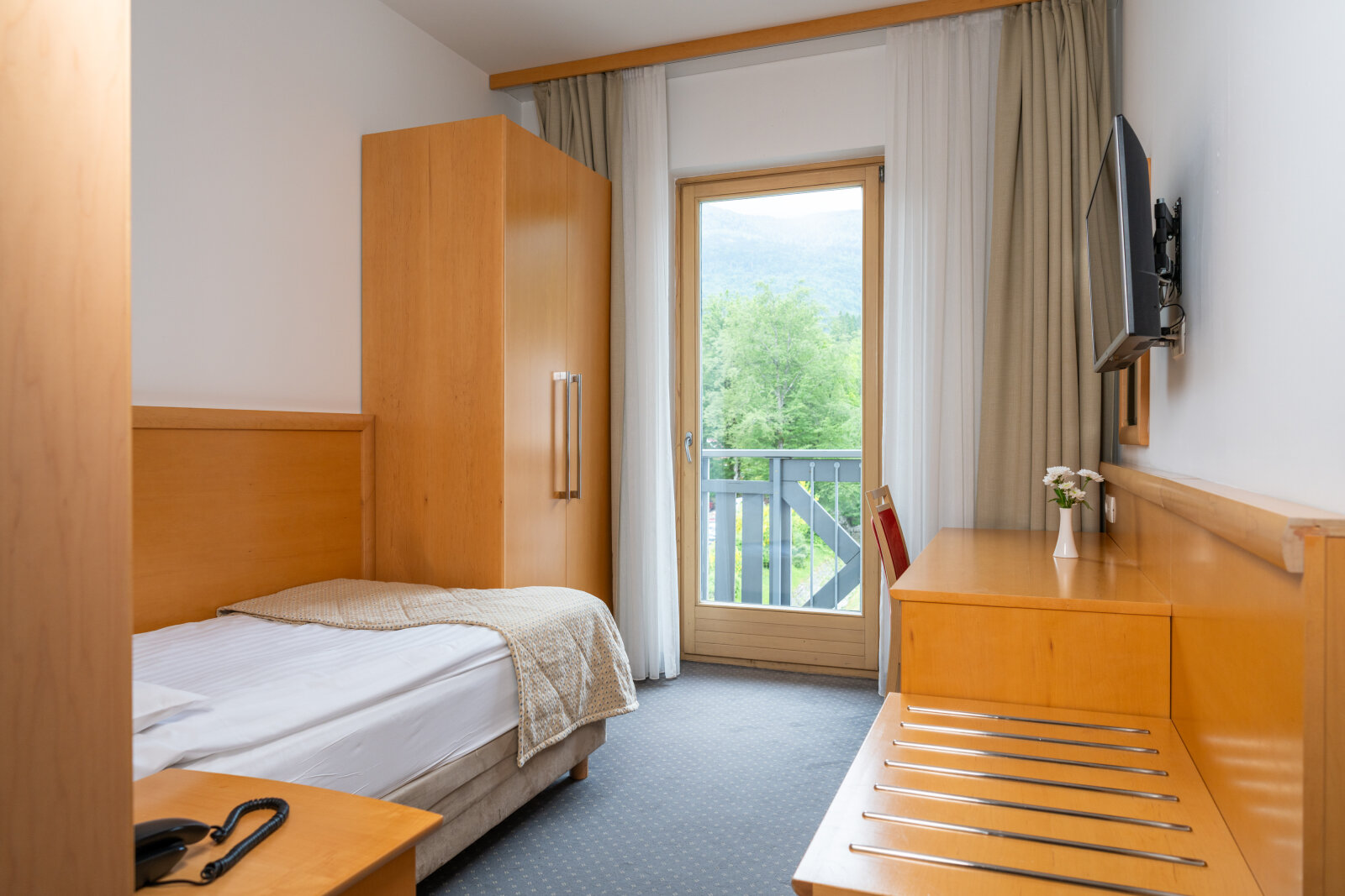 SINGLE-ROOM.jpg