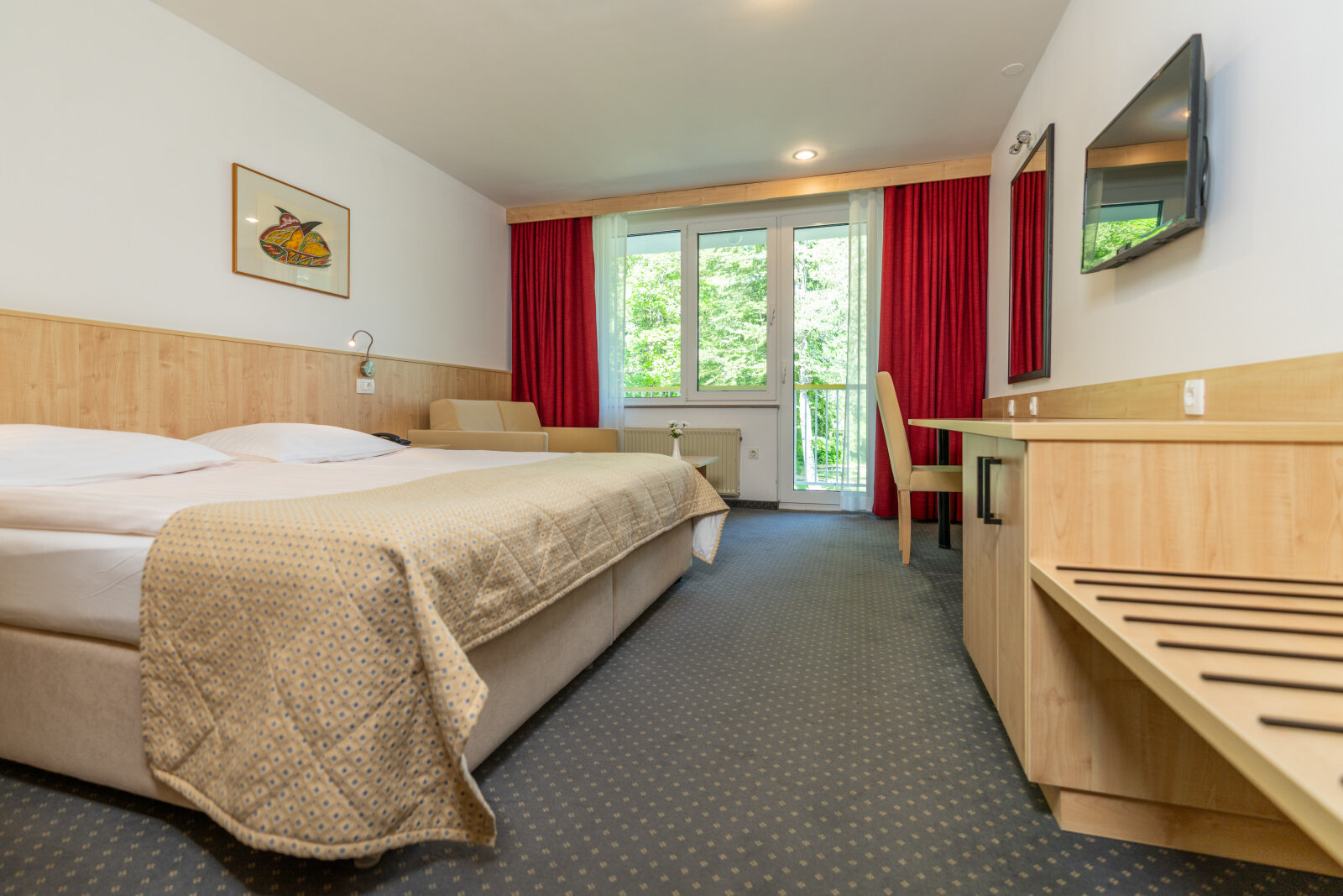 TRIPPLE-ROOM.jpg