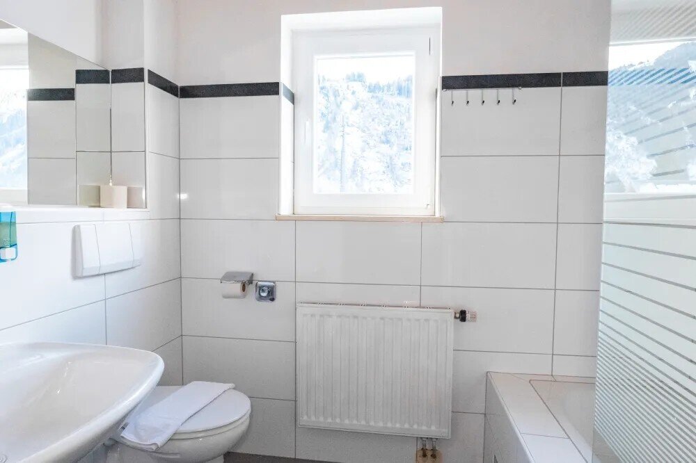 Északi mélyföldszinti, teraszos, kertkapcsolatos Comfort szoba