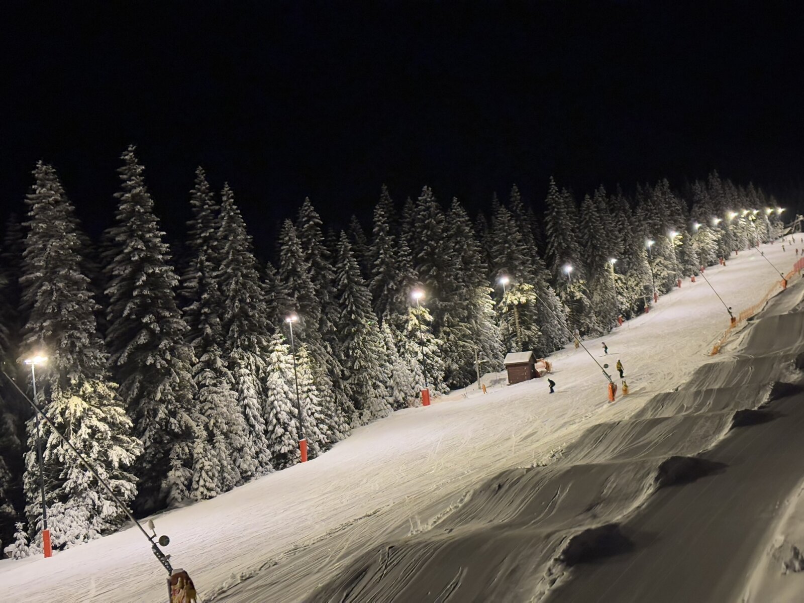 Esti síelés, kivilágított pályán (4 km)