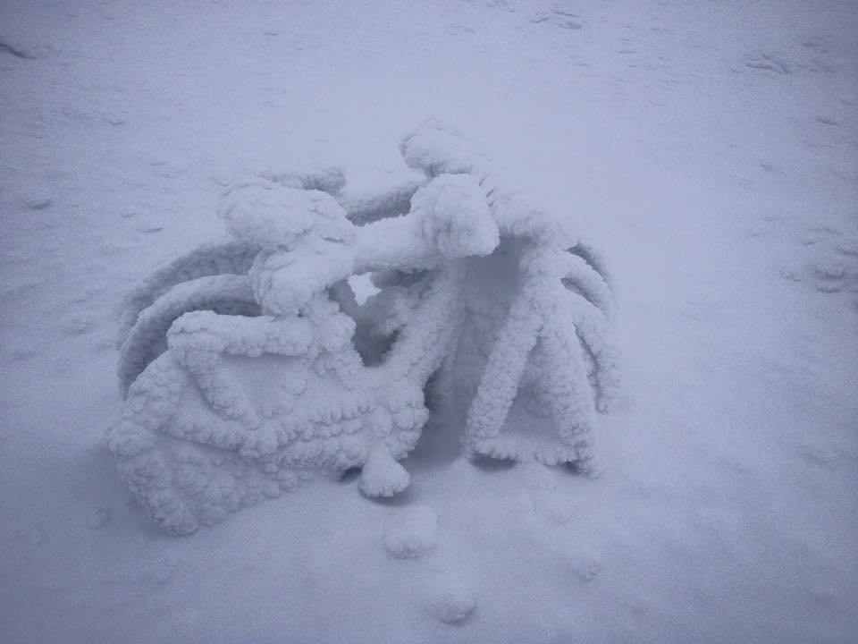 Három kerékpár "lefagyasztva" - Fotó: Marko (skywarn)