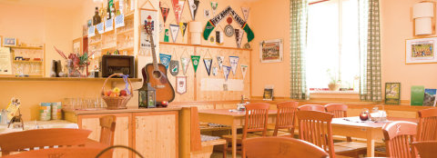 jufa-stmartin-cafe-2765b818ca.jpg