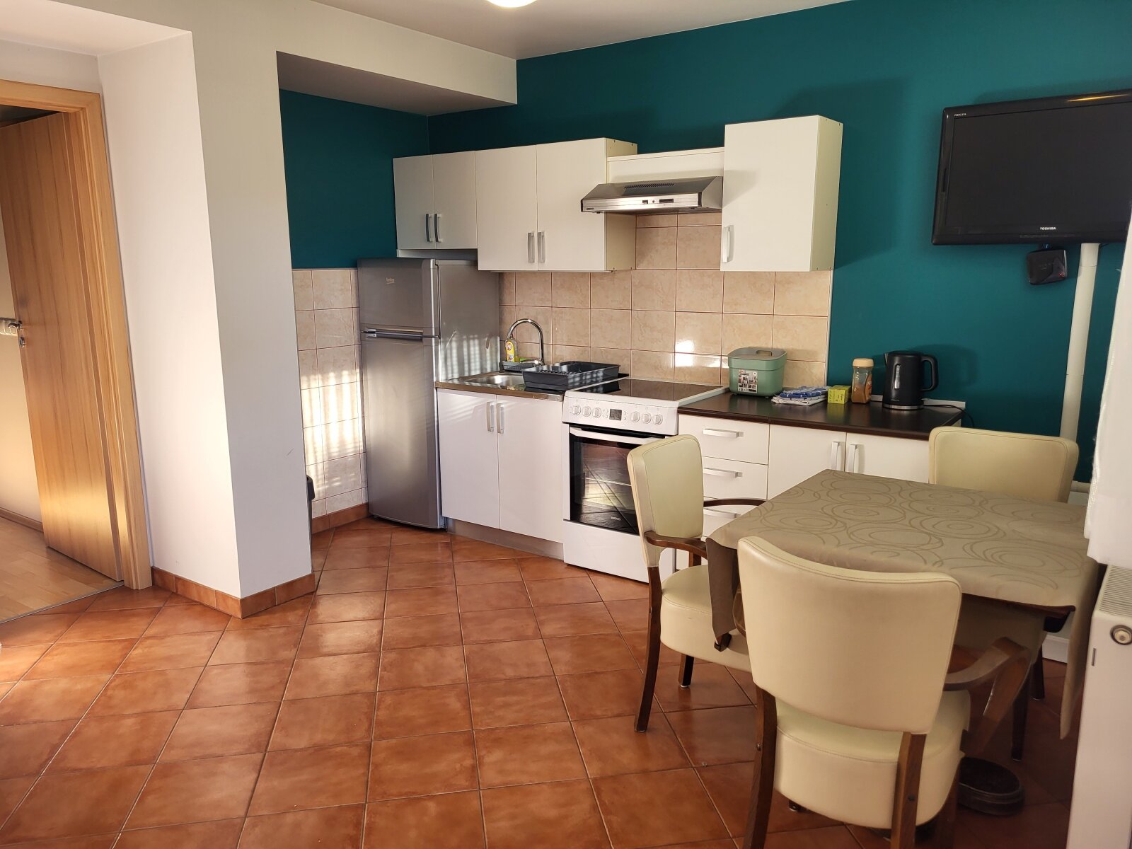 one-room-apart-3-3.jpg