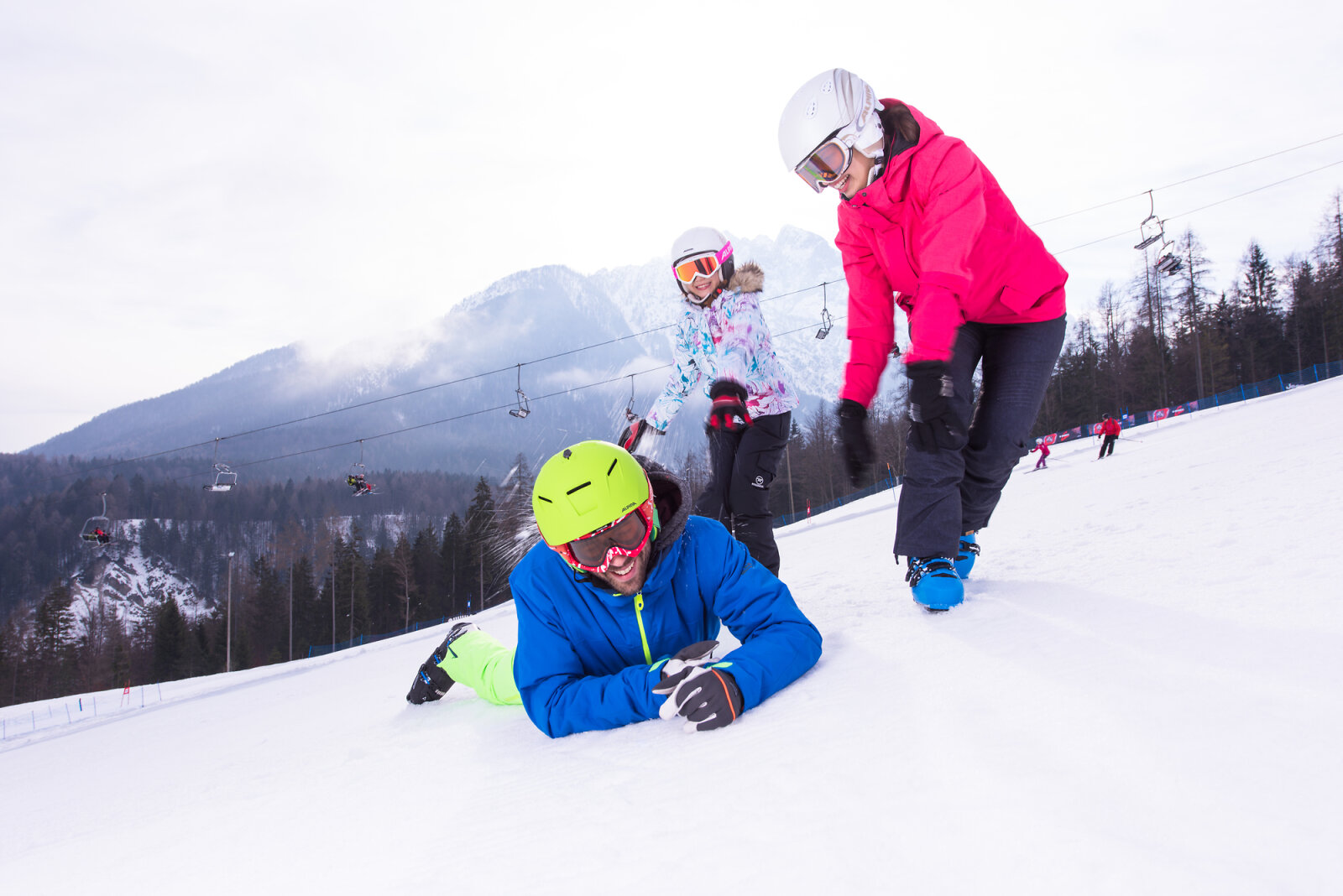 Alpine-Skiing-photo-Iztok-Medja-source-slovenia.info-5.jpg