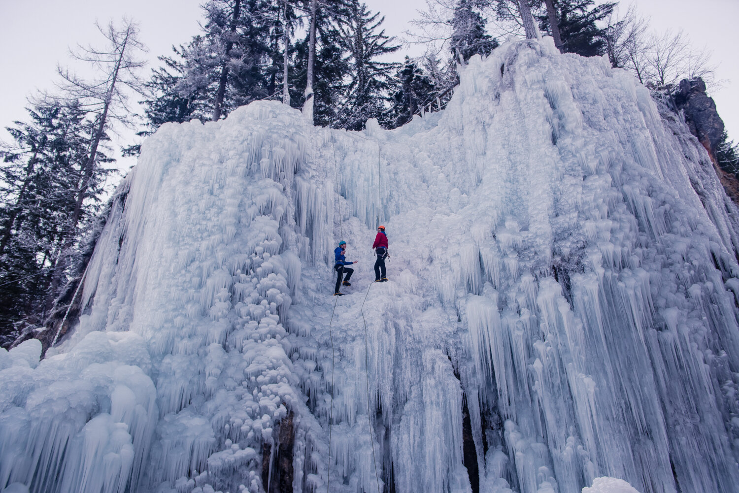 Ice-climbing-MlaU010dca-photo-Gregor-Kofler-1.JPG