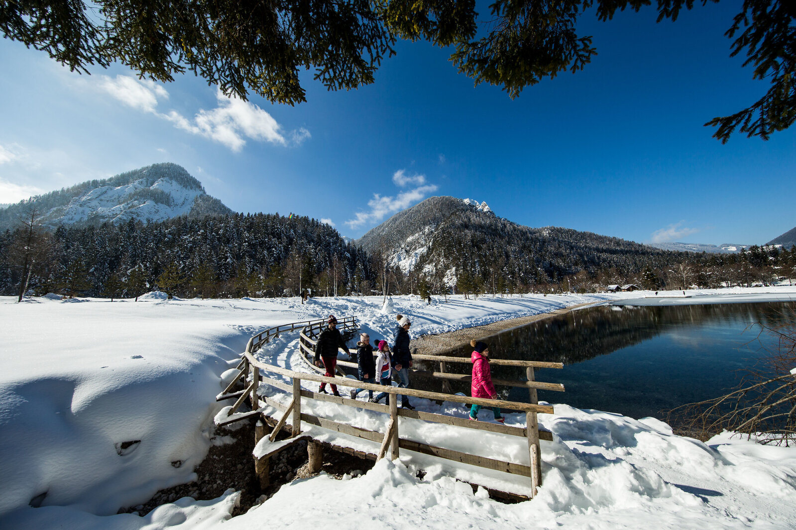 Jasna-Lake-photo-Matic-KlanU0161ek-Velej-source-slovenia.info-2.jpg