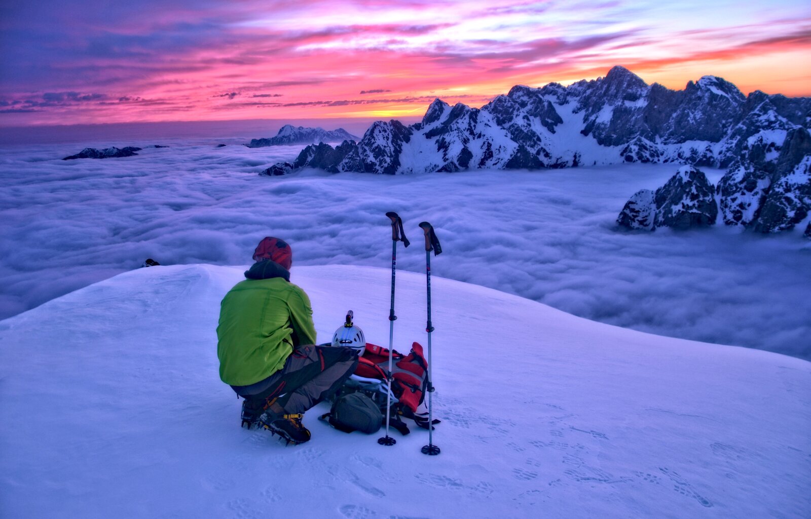 Moring-on-Mala-Mojstrovka-photo-Rok-ErU017een-source-slovenia.info.jpg