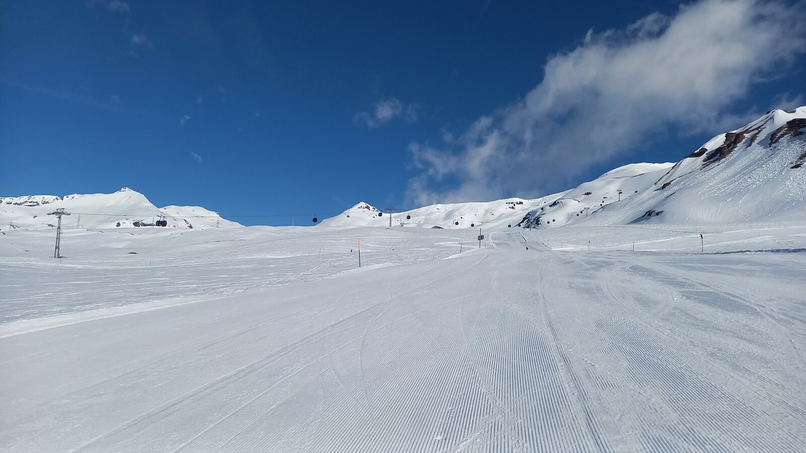 Csak néhány felhő volt az égen