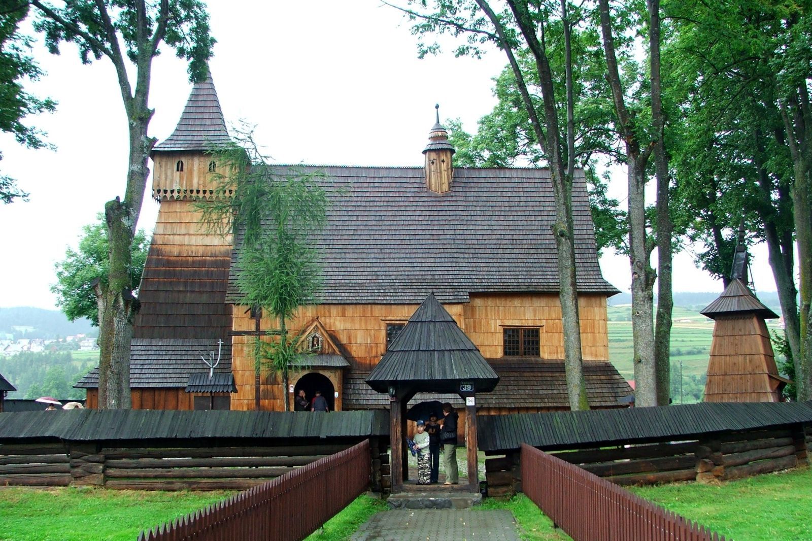 Vörösfenyő templom
