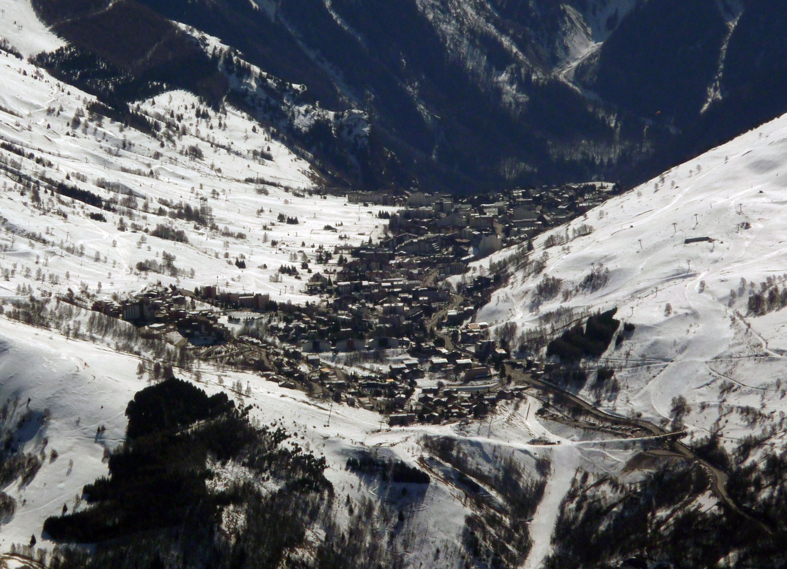 Alpe d'Huez felől nézve a város