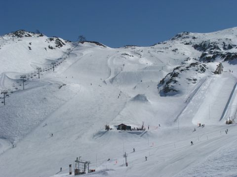 Középső, Toura 2600 állomás feletti snowpark