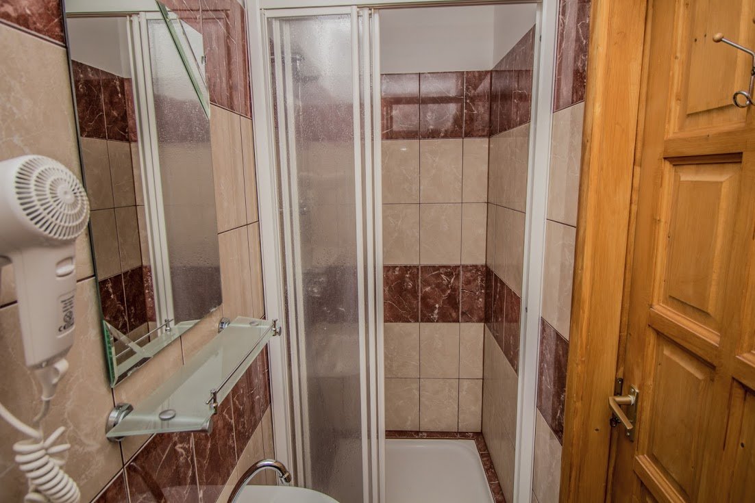 zuhany-wc.jpg