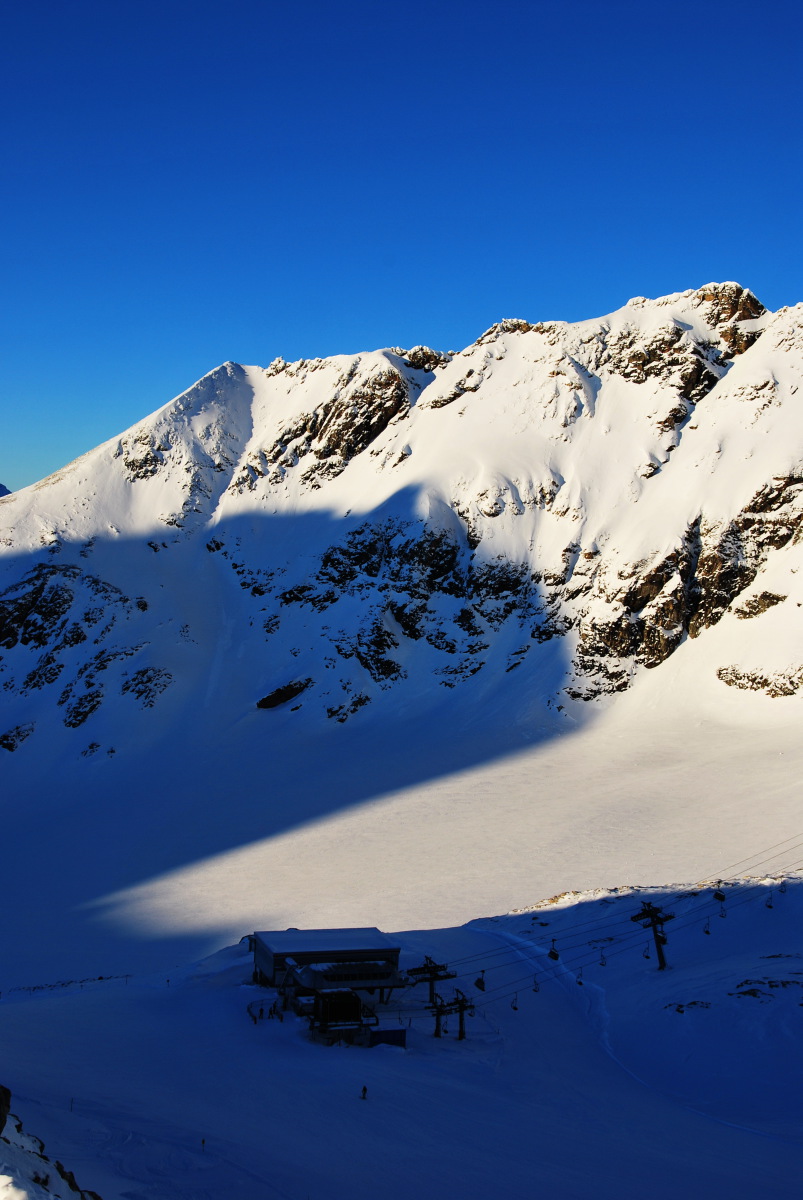 The-lower-station-of-the-Gletscher-Jet.jpg