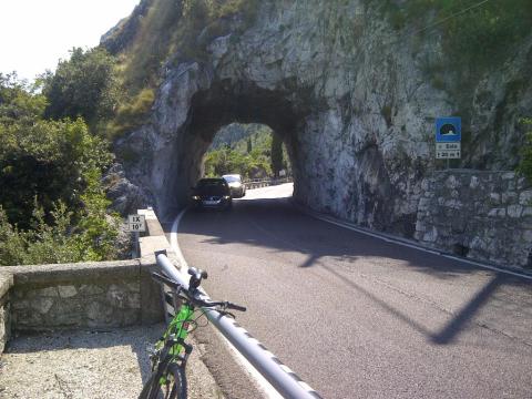 Bike + tunnel