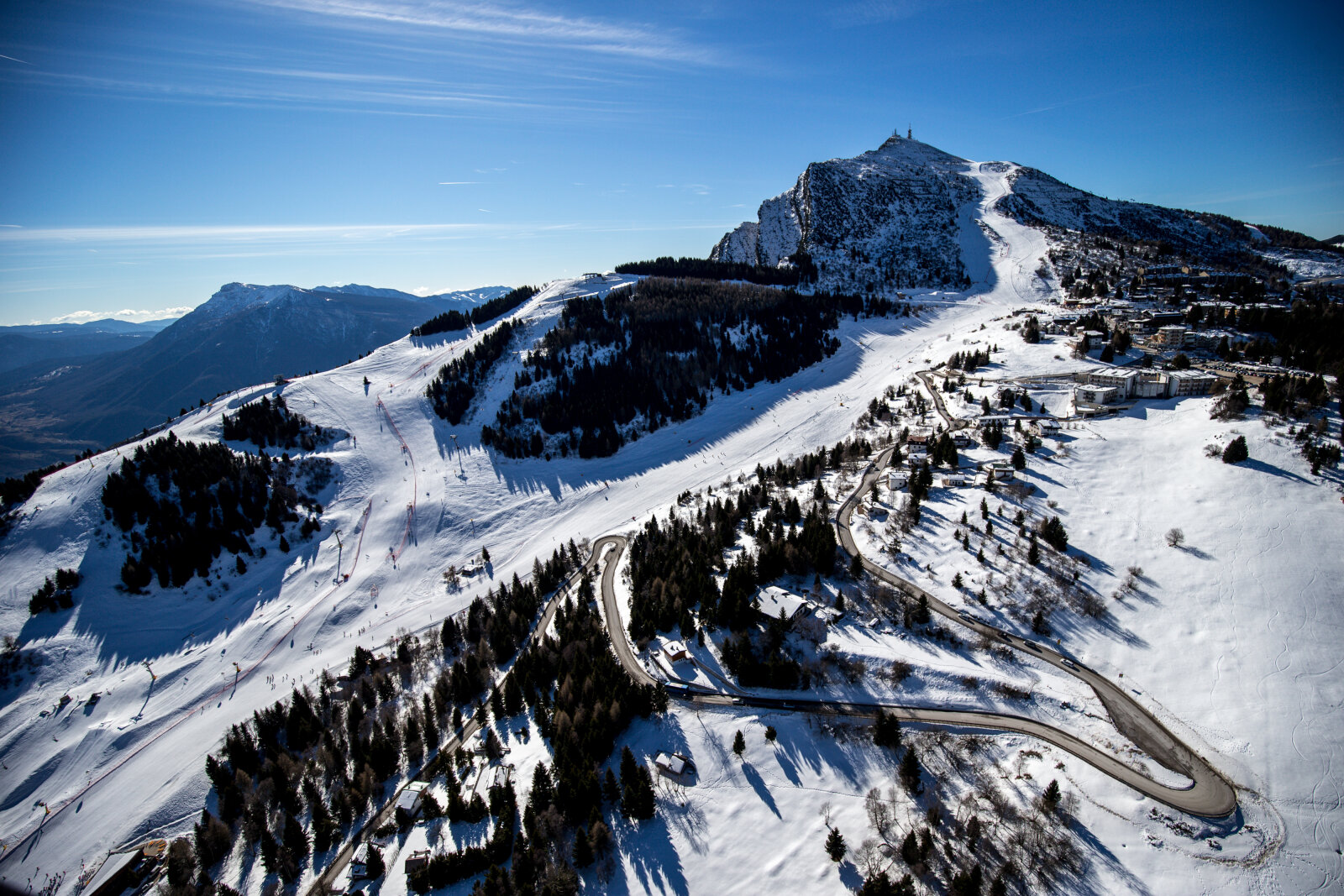 Skiarea---ph.-APT-Trento-Monte-Bondone---A.-Russolo.jpg