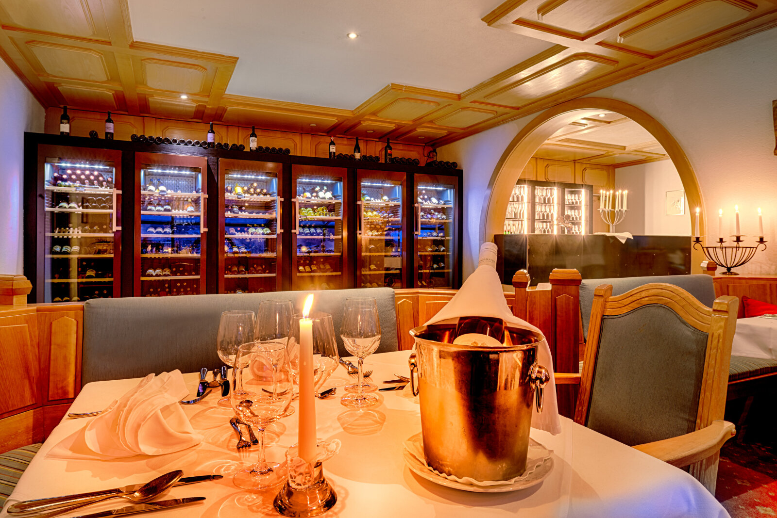 17-Hotel-NockResort-Restaurant-Wein.jpg