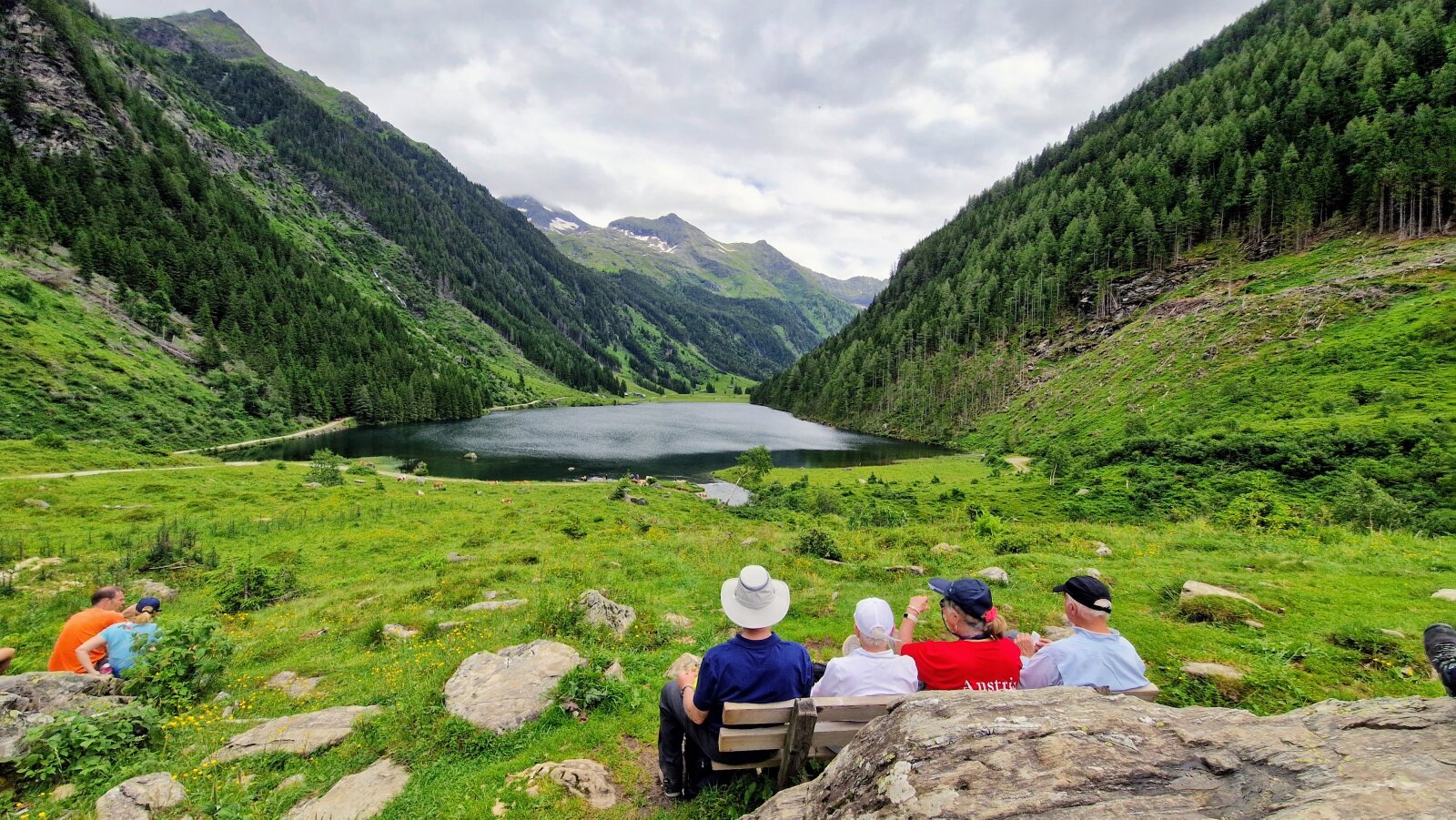 A Riesach-tó, a vízesések mellett felvezető turistaút végállomása: jól megérdemelt látvány