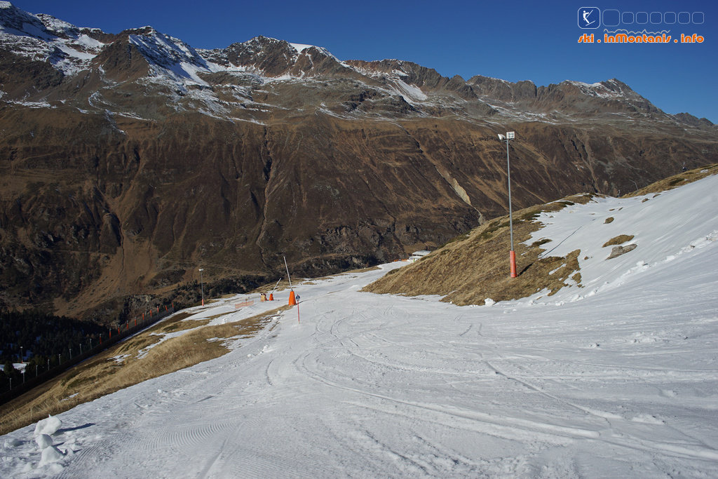 Az alsó részeken csak a pályán van hó - Fotó: ski-inmontanis.info