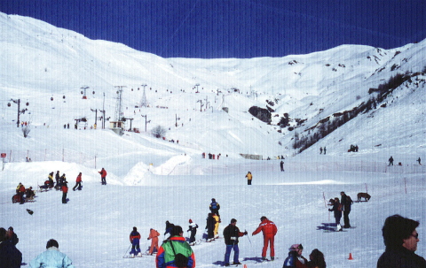 A központból a Drouvet-re (2655 m) menő kabinos lift