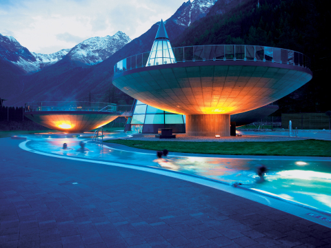 AQUA DOME - Tirol legnagyobb termálfürdője Längenfeldben