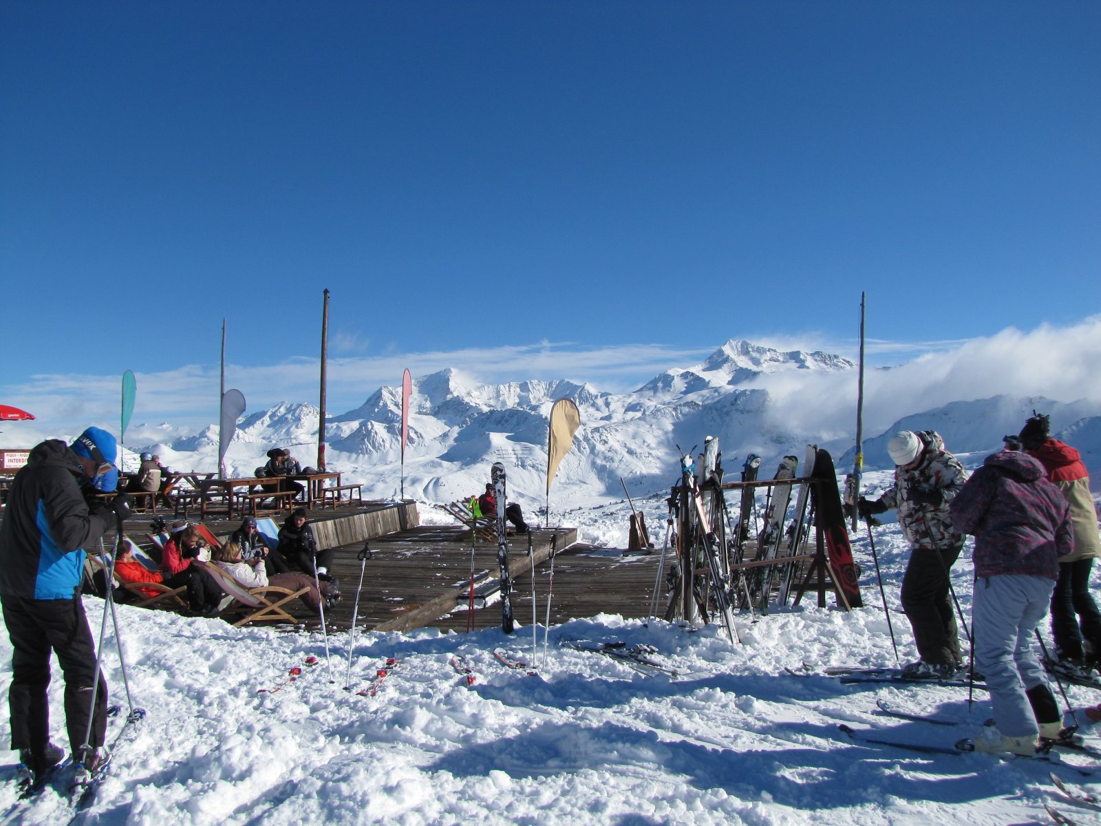 Kilátás a Mt.Blanc-ra a Becoin tetejénél lévő étteremtől