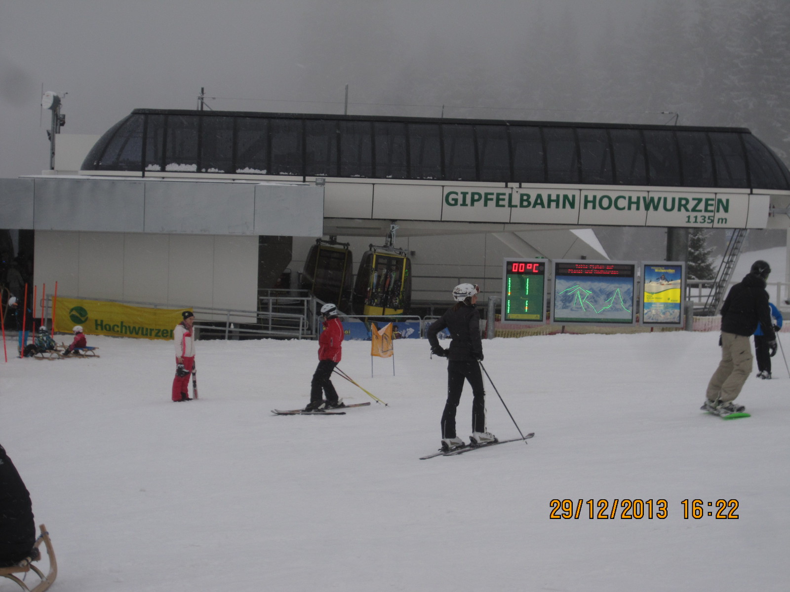 Az új hochwurzen gipfelbahn alsó beszállója