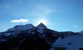 Molanes 1500 napfelkelte a hegycsúcs mögül
