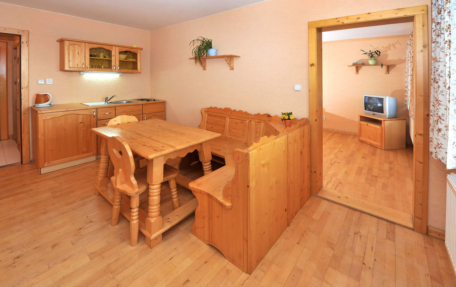 Renomal-apartmanhaz-tatralomnic05.JPG